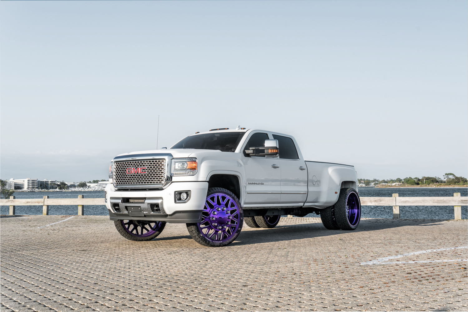 GMC Denali D009 28X8.5 - SPECIALTY FORGED WHEELS.